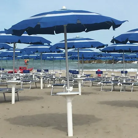 Дом отдыха Modern In With Pool *